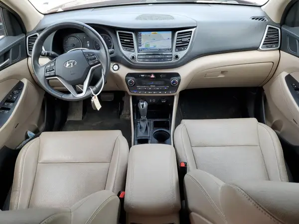 KM8J3CA26JU633783 2018 HYUNDAI TUCSON - Image 8