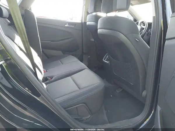 KM8J3CA26JU633816 2018 HYUNDAI TUCSON - Image 8