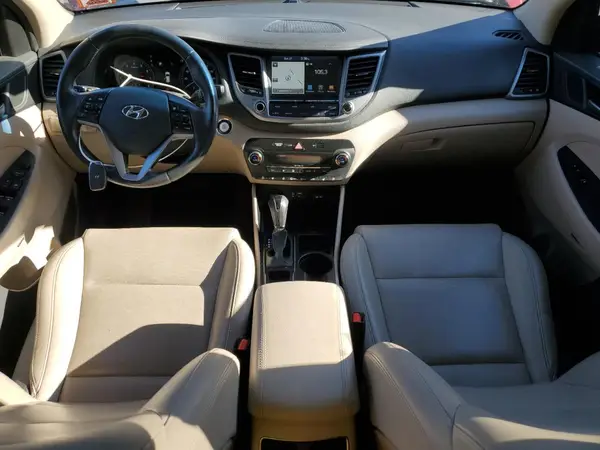 KM8J3CA26JU647926 2018 HYUNDAI TUCSON - Image 8