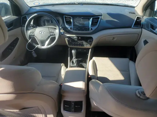 KM8J3CA26JU649126 2018 HYUNDAI TUCSON - Image 8
