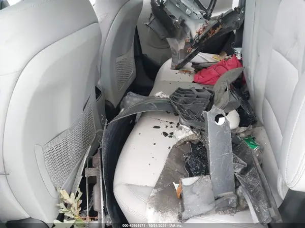 KM8J3CA26JU675550 2018 HYUNDAI TUCSON - Image 8