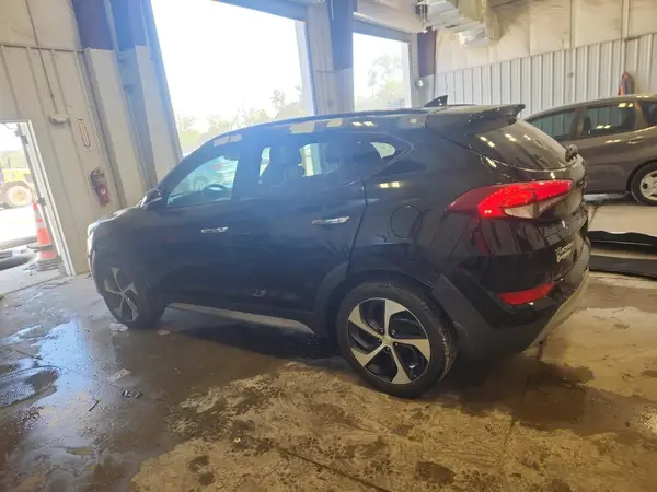 KM8J3CA26JU684796 2018 HYUNDAI TUCSON - Image 2