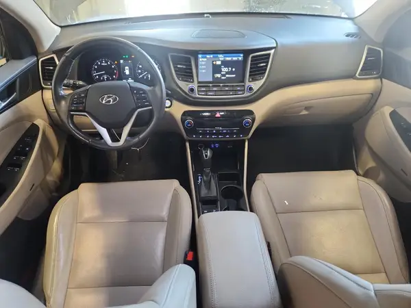KM8J3CA26JU684796 2018 HYUNDAI TUCSON - Image 8