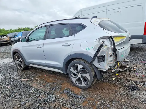 KM8J3CA26JU688508 2018 HYUNDAI TUCSON - Image 2
