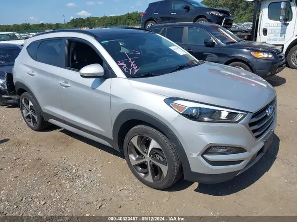 KM8J3CA26JU697712 2018 HYUNDAI TUCSON - Image 1