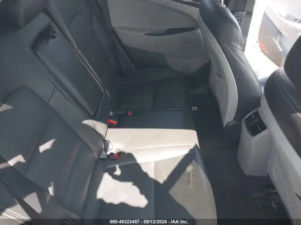 KM8J3CA26JU697712 2018 HYUNDAI TUCSON - Image 8