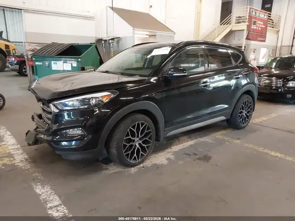 KM8J3CA26JU700544 2018 HYUNDAI TUCSON - Image 2