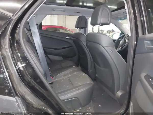 KM8J3CA26JU700544 2018 HYUNDAI TUCSON - Image 8