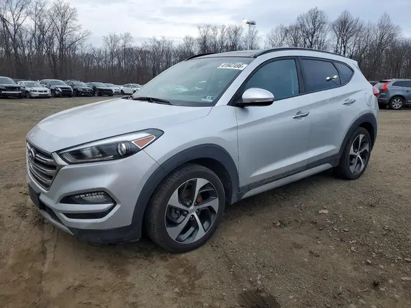 KM8J3CA26JU710748 2018 HYUNDAI TUCSON - Image 1