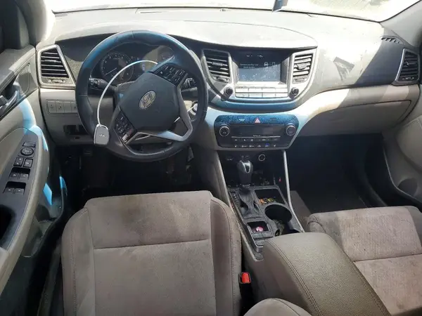 KM8J3CA26JU714444 2018 HYUNDAI TUCSON - Image 8