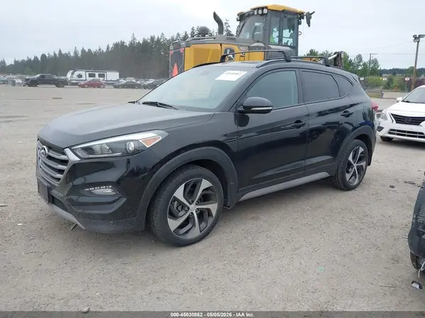 KM8J3CA26JU715061 2018 HYUNDAI TUCSON - Image 2