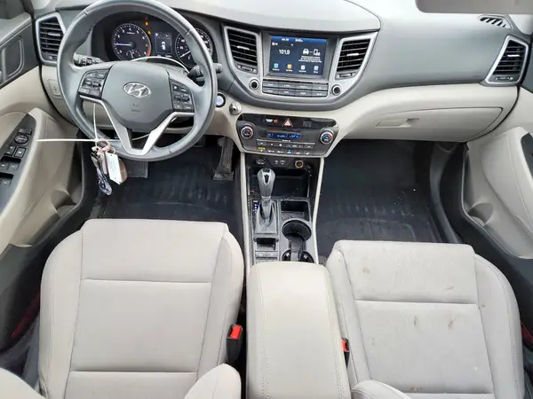 KM8J3CA26JU724486 2018 HYUNDAI TUCSON - Image 8