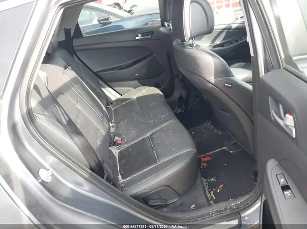 KM8J3CA26JU726383 2018 HYUNDAI TUCSON - Image 8