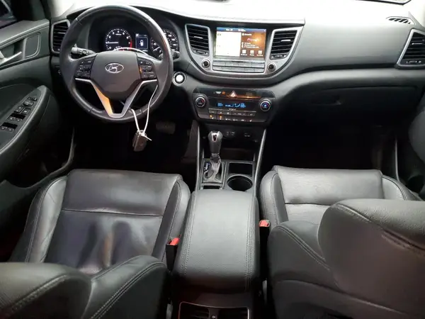 KM8J3CA26JU731146 2018 HYUNDAI TUCSON - Image 8