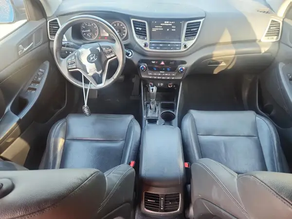 KM8J3CA26JU733964 2018 HYUNDAI TUCSON - Image 8