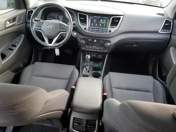 KM8J3CA26JU757827 2018 HYUNDAI TUCSON - Image 8