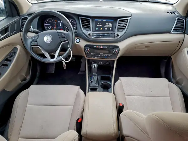 KM8J3CA26JU760565 2018 HYUNDAI TUCSON - Image 8