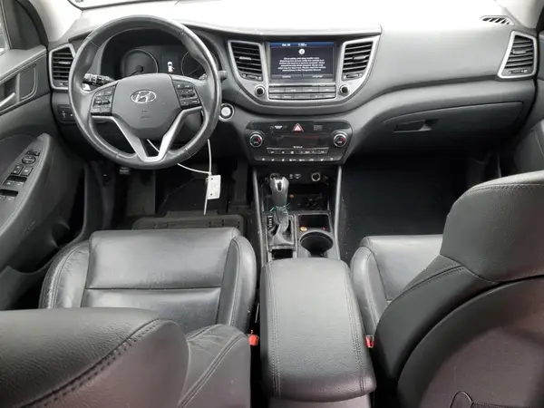 KM8J3CA26JU763952 2018 HYUNDAI TUCSON - Image 8