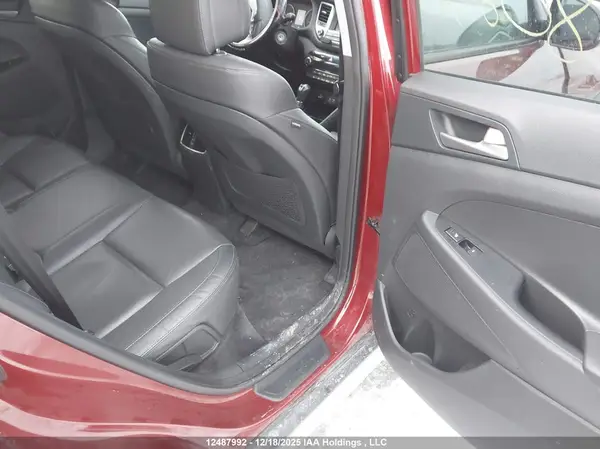 KM8J3CA26JU798023 2018 HYUNDAI TUCSON - Image 8