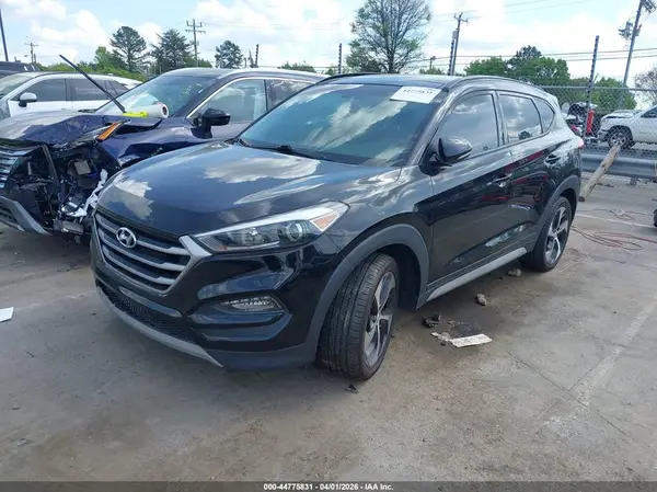 KM8J3CA26JU799530 2018 HYUNDAI TUCSON - Image 2