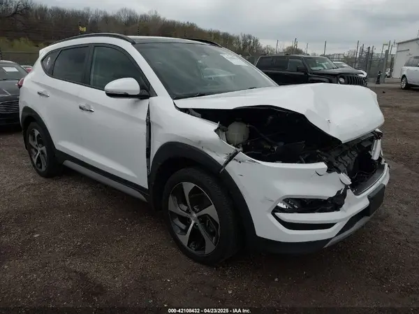 KM8J3CA26JU804144 2018 HYUNDAI TUCSON - Image 1