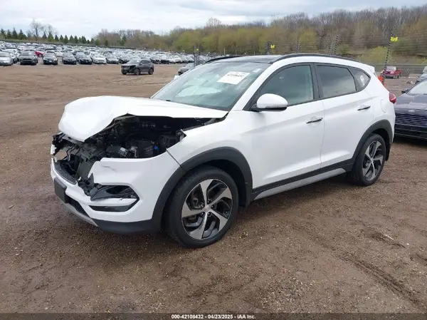 KM8J3CA26JU804144 2018 HYUNDAI TUCSON - Image 2