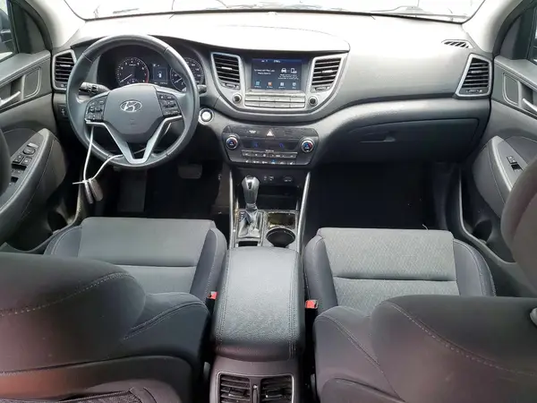 KM8J3CA26JU804712 2018 HYUNDAI TUCSON - Image 8