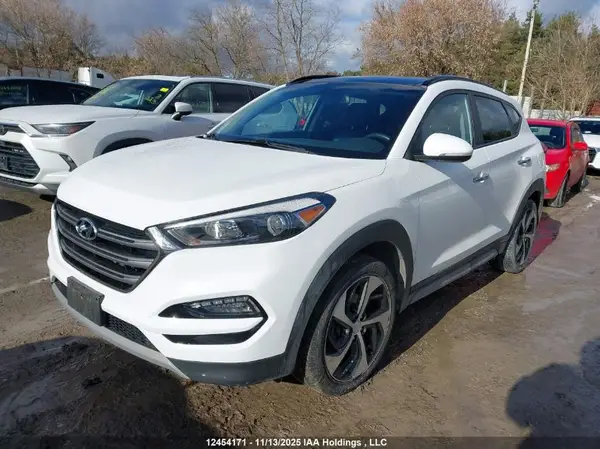 KM8J3CA26JU807187 2018 HYUNDAI TUCSON - Image 2