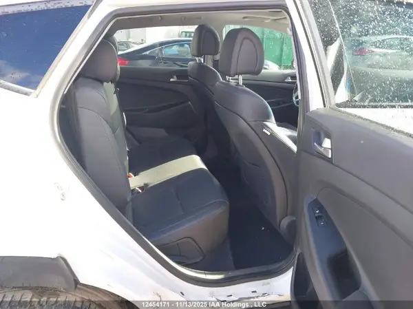KM8J3CA26JU807187 2018 HYUNDAI TUCSON - Image 8