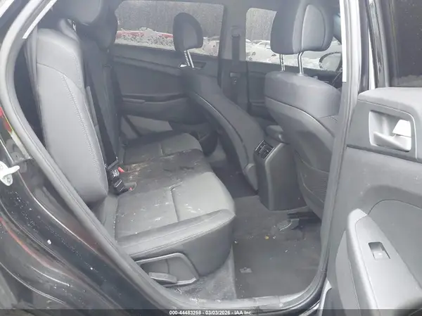 KM8J3CA26JU817122 2018 HYUNDAI TUCSON - Image 8