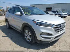 KM8J3CA26JU828444 2018 HYUNDAI TUCSON