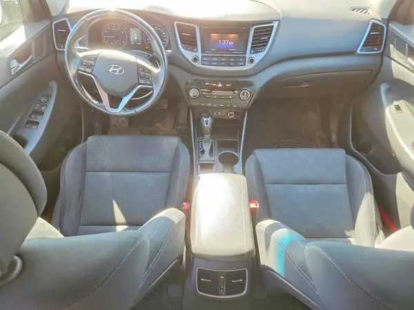KM8J3CA27GU023092 2016 HYUNDAI TUCSON - Image 8