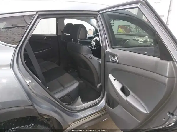 KM8J3CA27GU031452 2016 HYUNDAI TUCSON - Image 8