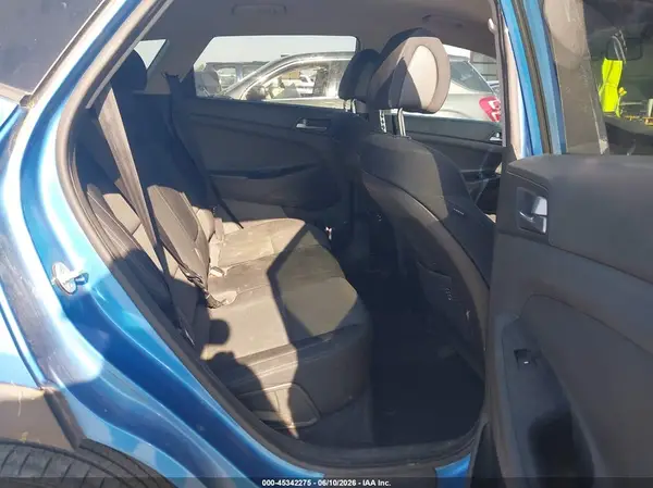 KM8J3CA27GU042757 2016 HYUNDAI TUCSON - Image 8