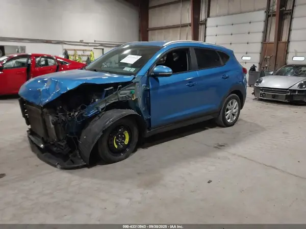 KM8J3CA27GU051460 2016 HYUNDAI TUCSON - Image 2