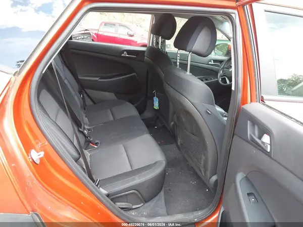 KM8J3CA27GU055900 2016 HYUNDAI TUCSON - Image 8