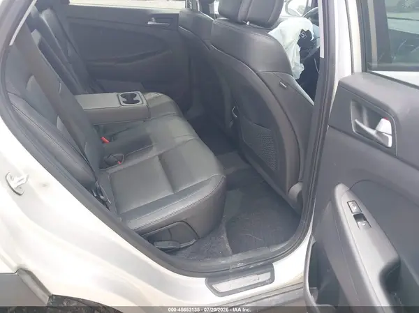 KM8J3CA27GU069862 2016 HYUNDAI TUCSON - Image 8