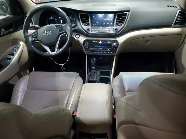 KM8J3CA27GU088332 2016 HYUNDAI TUCSON - Image 8