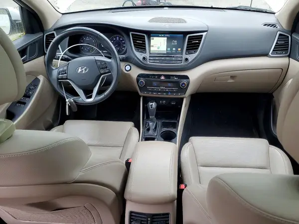 KM8J3CA27GU098200 2016 HYUNDAI TUCSON - Image 8