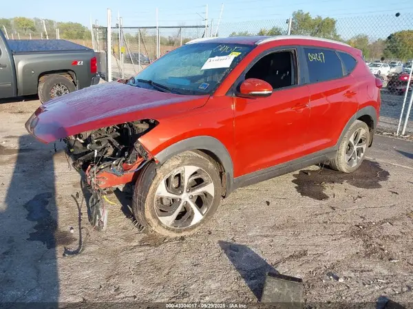 KM8J3CA27GU124990 2016 HYUNDAI TUCSON - Image 2