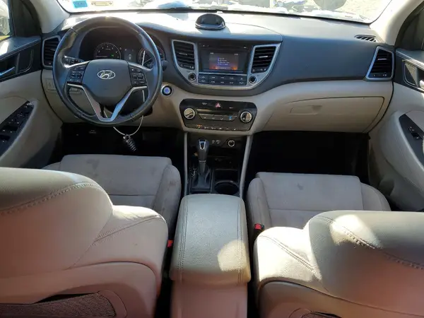 KM8J3CA27GU126478 2016 HYUNDAI TUCSON - Image 8