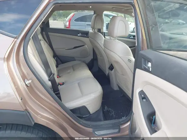 KM8J3CA27GU127310 2016 HYUNDAI TUCSON - Image 8