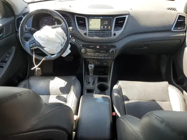 KM8J3CA27GU129056 2016 HYUNDAI TUCSON - Image 8