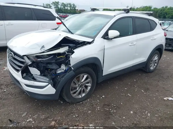 KM8J3CA27GU129350 2016 HYUNDAI TUCSON - Image 2