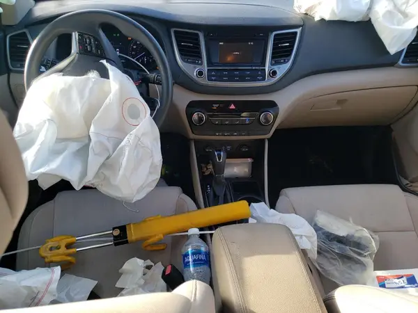 KM8J3CA27GU152191 2016 HYUNDAI TUCSON - Image 8