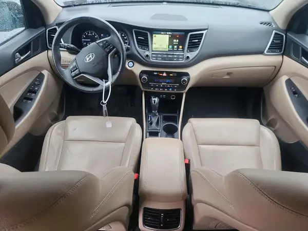 KM8J3CA27GU172389 2016 HYUNDAI TUCSON - Image 8