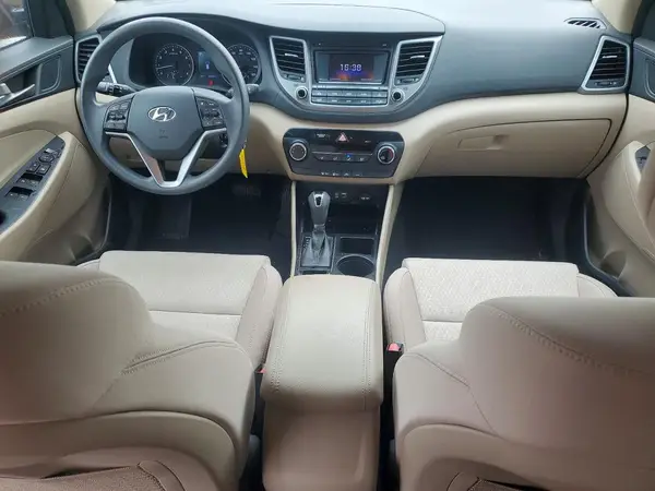 KM8J3CA27GU176880 2016 HYUNDAI TUCSON - Image 8