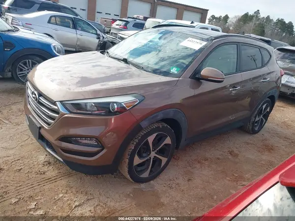KM8J3CA27GU179584 2016 HYUNDAI TUCSON - Image 2