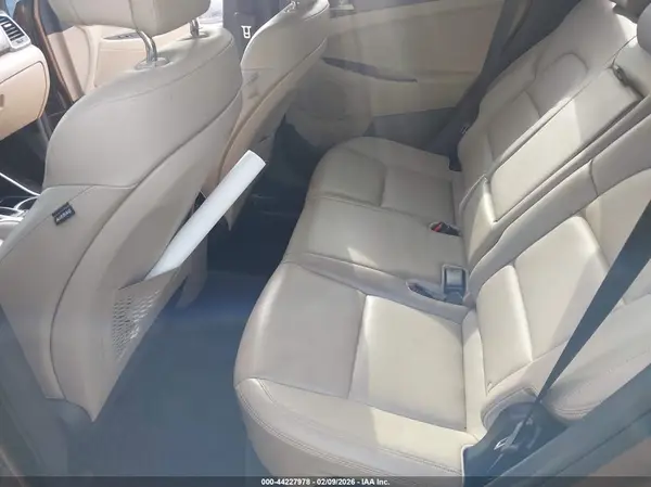 KM8J3CA27GU179584 2016 HYUNDAI TUCSON - Image 8