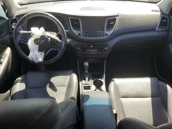 KM8J3CA27GU189483 2016 HYUNDAI TUCSON - Image 8